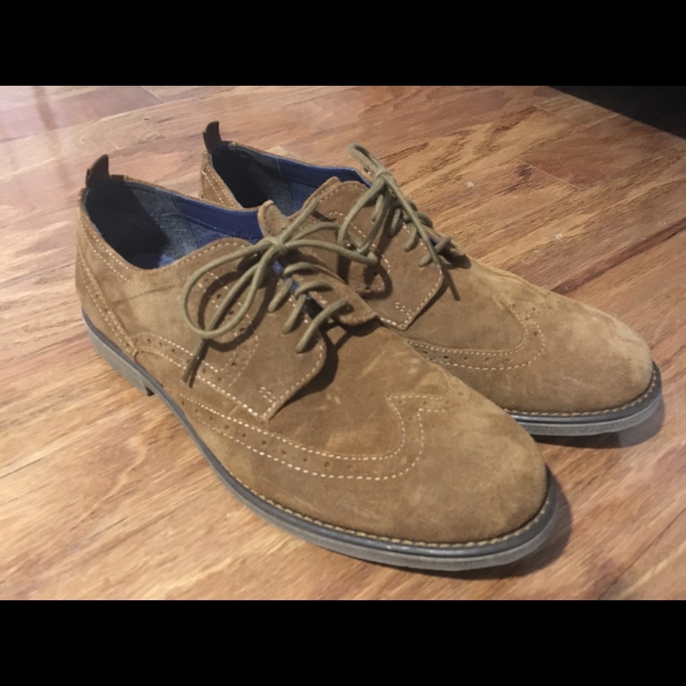 Men’s brown, suede wingtip oxfords. Size 10.5